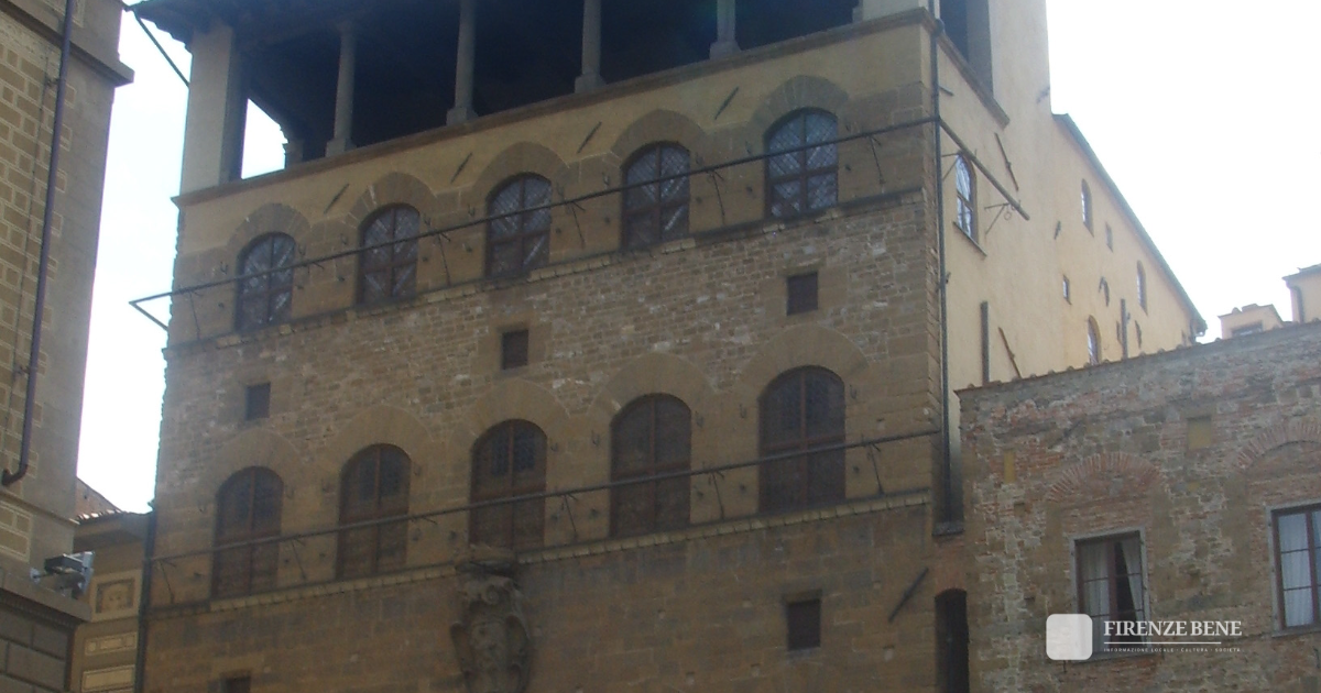 Palazzo Davanzati: 8 euro, chiuso il lunedì (non è il Bargello)