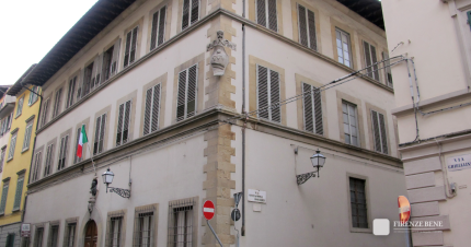 Casa Buonarroti: 8 euro, 10–16.30 (non è l’Accademia)